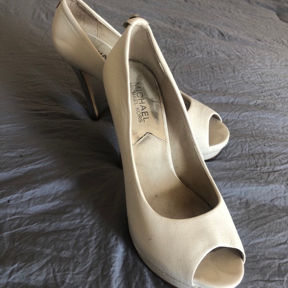 Michael Kors white with silver heel leather - Picture 2 of 2